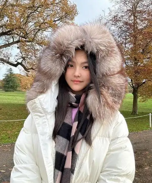 14岁王诗龄晒最新自拍穿搭品味一言难尽p图太狠美颜重脸很假