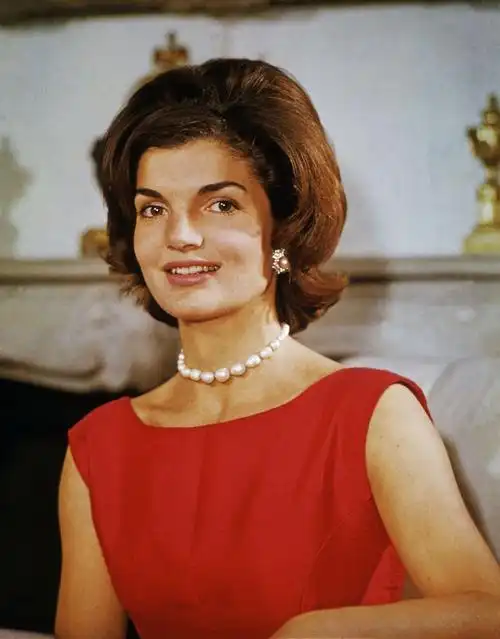 jacqueline kennedy at her georgetown home in august 1960.