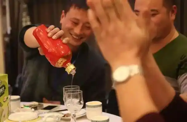 应酬多常喝酒的人建议做好3件事醒酒护肝保护肠胃