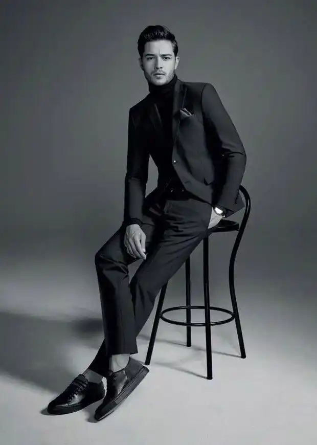 组图男模弗朗西斯科广告大片曝光满脸胡渣男人味十足