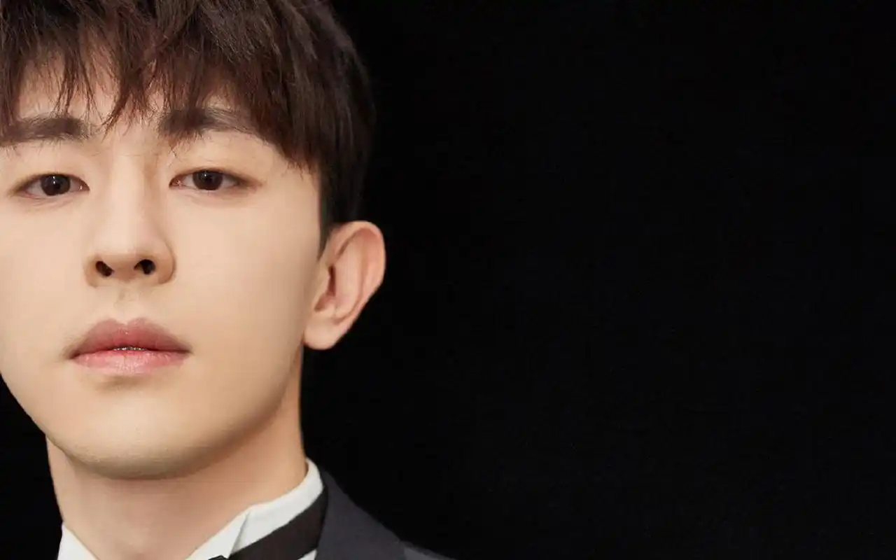 邓伦优雅帅气写真图片桌面壁纸