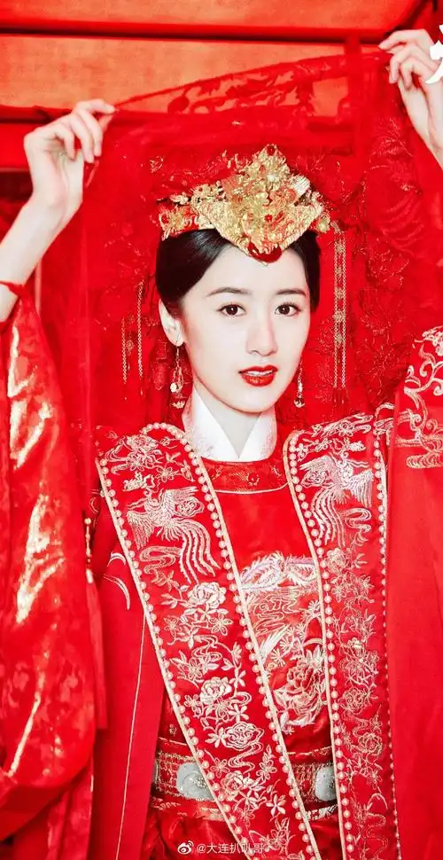 袁冰妍祝卿好刘泠大婚造型