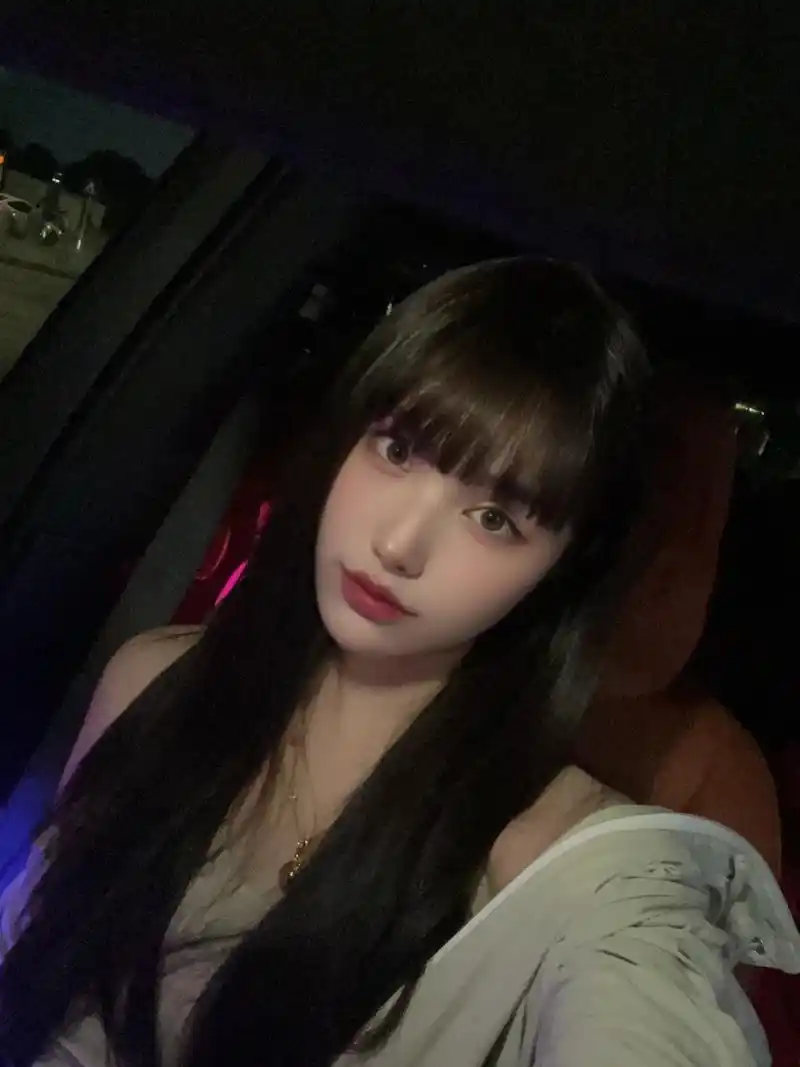 剪个发型换一张脸感受下张元英同款刘海尖头顶,长中庭的姐妹 - 抖音