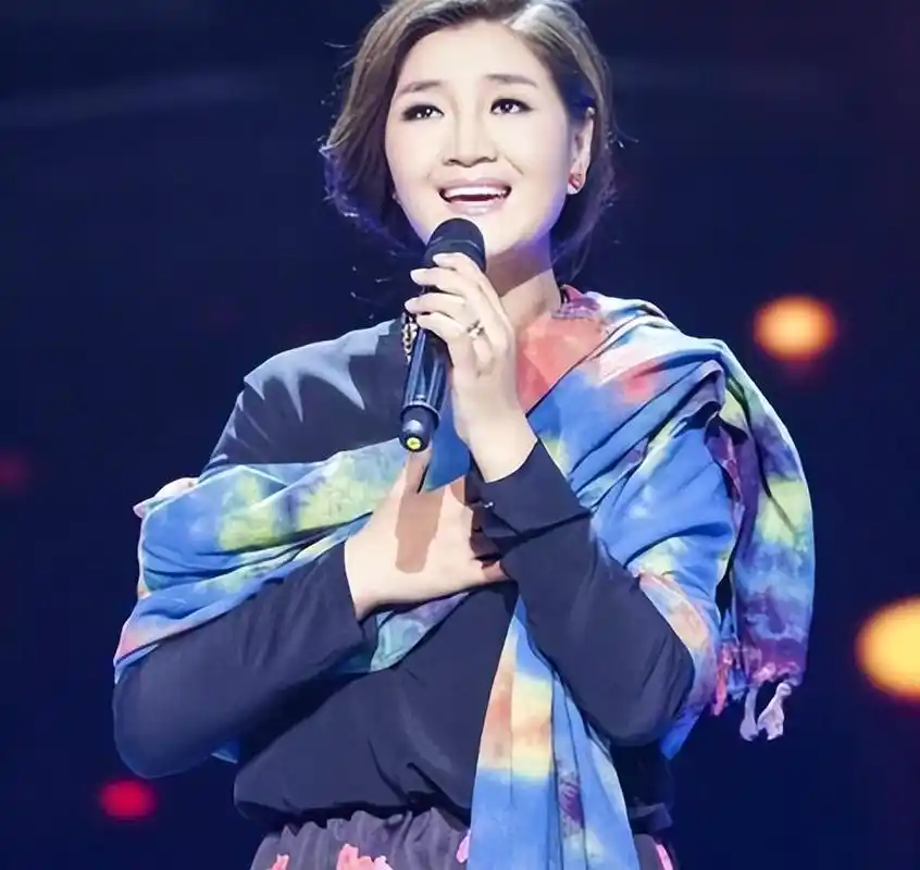 降央卓玛曾遭刀郎索赔25万,如今刀郎"消失无踪",她过得怎样?