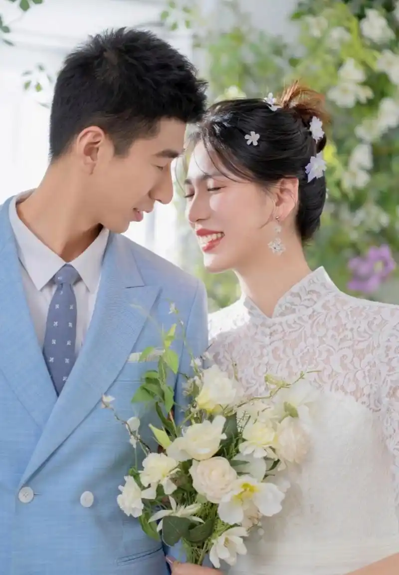 6月17日中国跆拳道运动员郑姝音在社交媒体晒出结婚证照片并写道"我