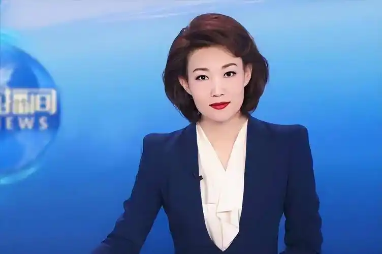 电视主持人李梓萌:45岁仍单身,把事业放在第一位,人美能力强_播音