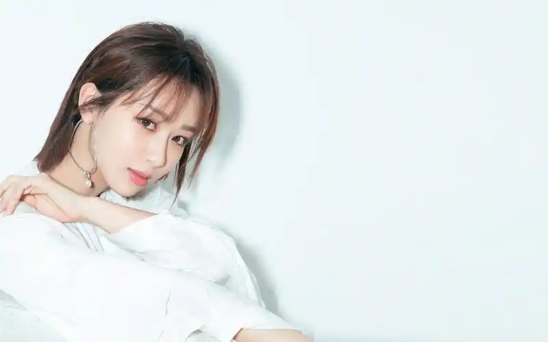 杨紫仙气性感写真图片桌面壁纸-大陆明星-壁纸下载-美桌网