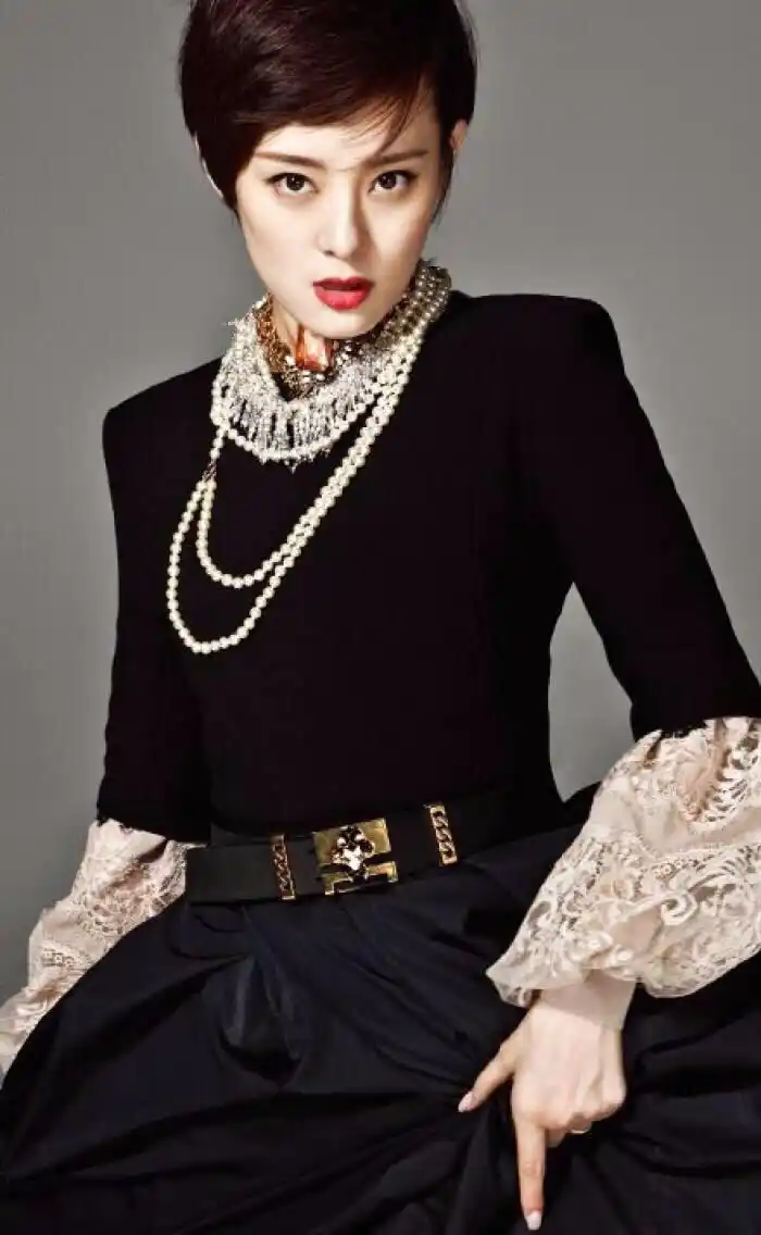 两人早年同为文工团战友,是公认的金童玉女,后来因为孙俪比钱枫早一年