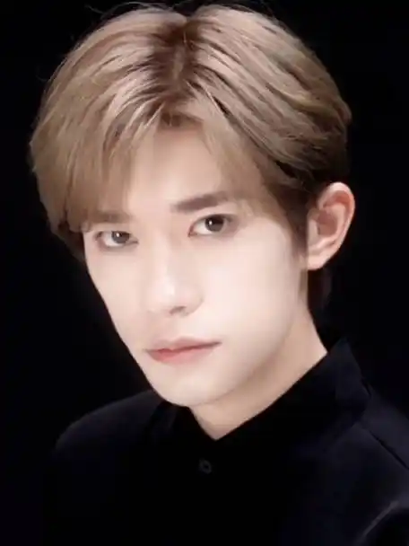 易烊千玺美拉德发色##易烊千玺代言倍轻松