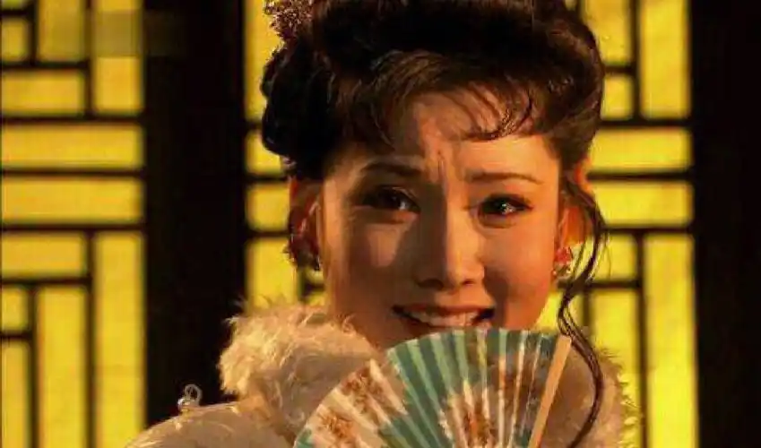 杨九红:争了一辈子,不过是个如夫人.