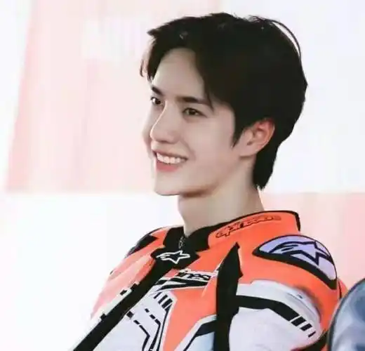 《有翡》刚完结,王一博又迎来纯爱甜宠剧,女主是00后新人小花_赵今麦