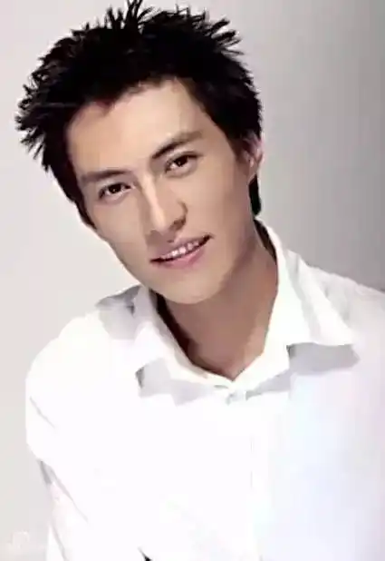 为什么靳东现在才火? 这几张旧照告诉你真相