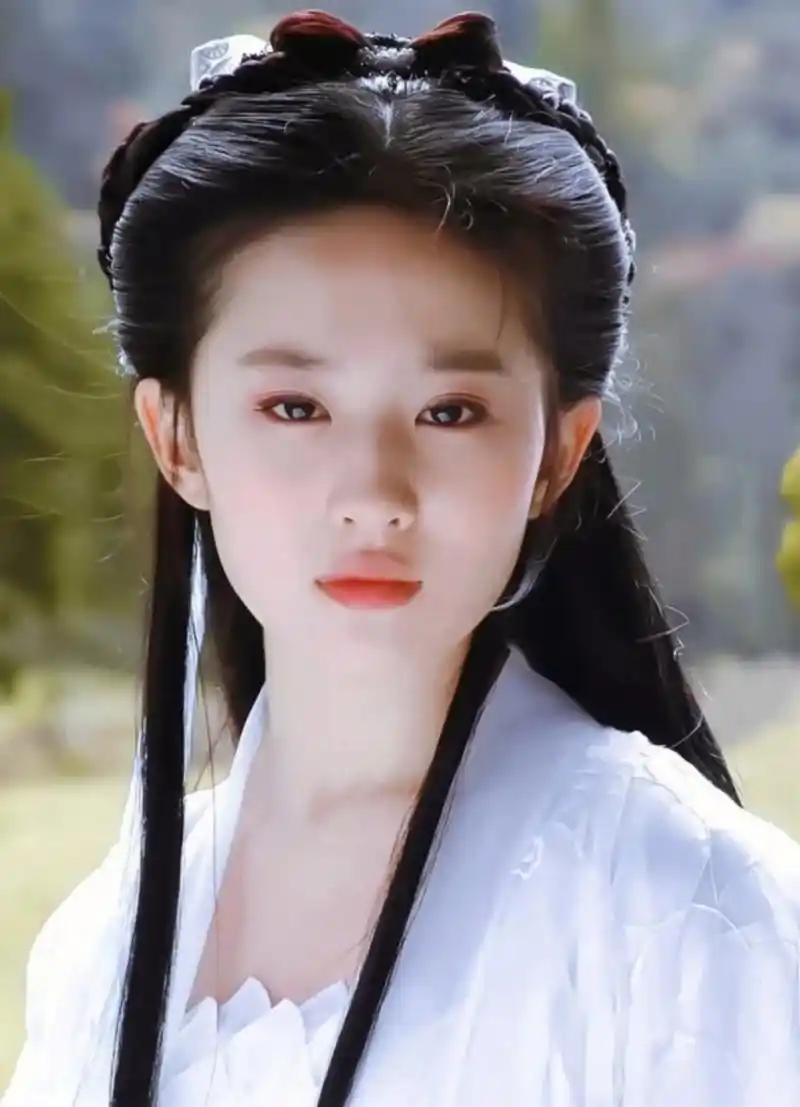 16岁刘亦菲旧照# 看到刘亦菲16岁的状态,才会明白为什么叫她仙女