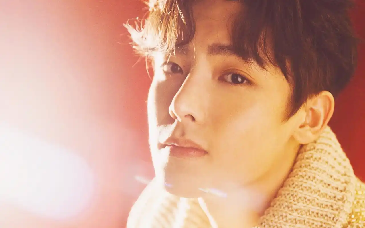 侯明昊温暖帅气壁纸_大陆男明星侯明昊