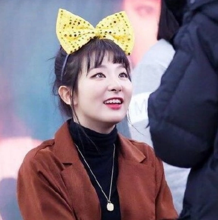 她是我见过最好看的单眼皮女生了,特别惊艳!