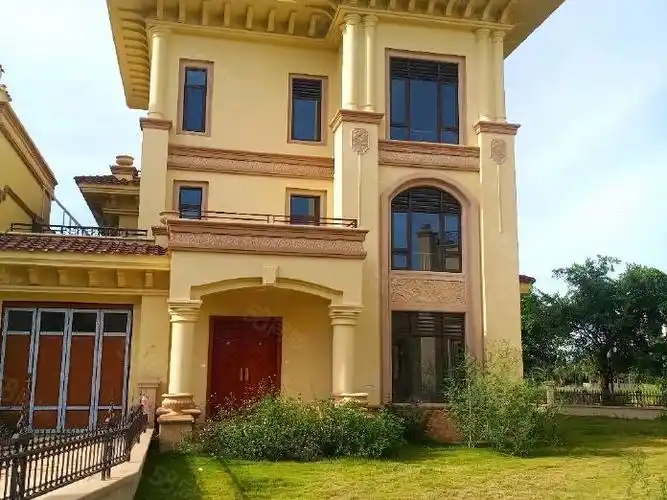 海甸岛美丽沙别墅一线海景350平方米5房2厅3卫