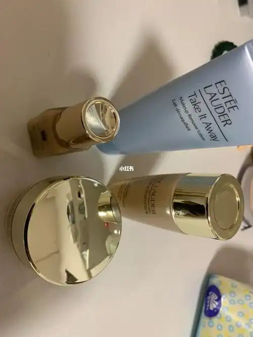 雅诗兰黛的卸妆乳不太行.我觉得卸