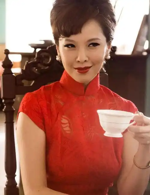 台湾性感女神,做主持得金钟视后,与韩国老公相恋一年闪婚|第八号当铺