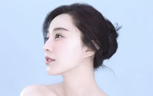 范冰冰白皙性感高清桌面壁纸