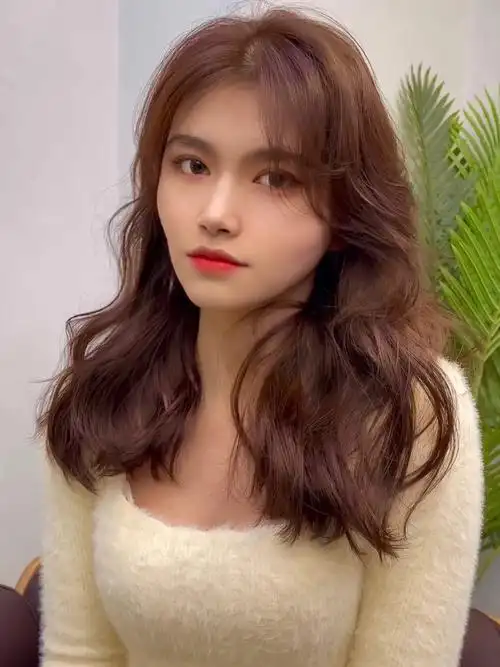 秋冬显白发色推荐雾感栗棕色