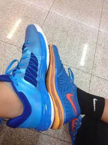 拥有45 码的大脚是种怎样的体验?