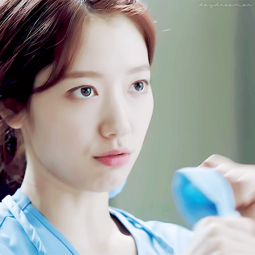 doctors朴信惠可爱微笑韩剧gif动图_动态图_表情包下载_soogif