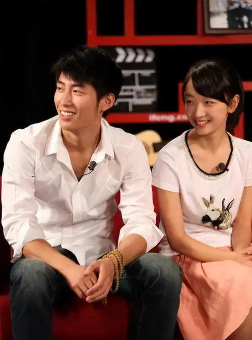 曾志伟酒后一句"我潜过她",揭开了"三金影后"周冬雨混乱情史