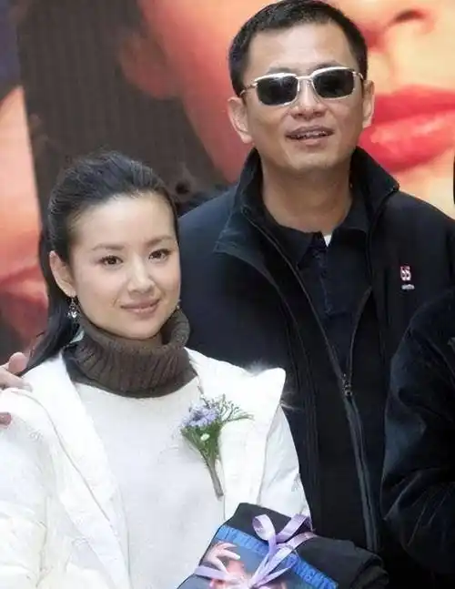 董洁直播反穿瑜伽裤?网友:半老徐娘风韵不在!潘粤明近况如何呢_身材_