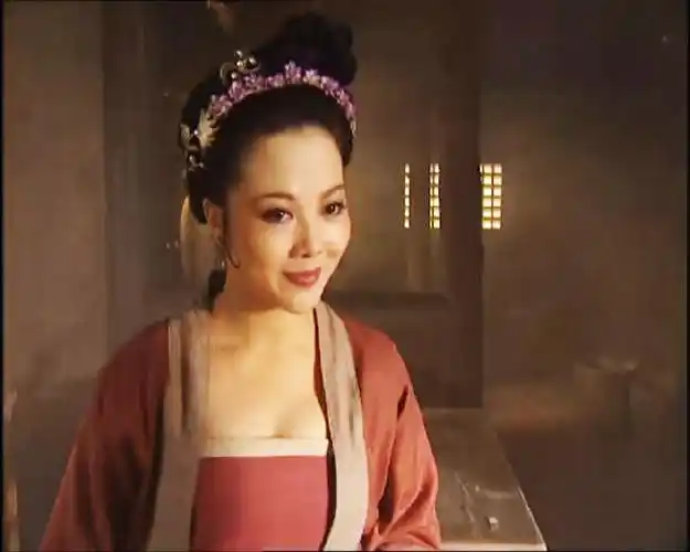 她的名字就是香药叉木婉清,武功虽然没有四大恶人高,但是她受到了