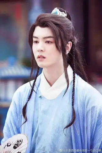 凤于九天是戴景耀和书亚信?