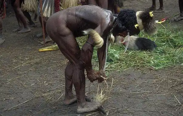 揭秘印尼土著村落原始生活