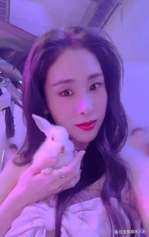 张碧晨:整容还是天生丽质?