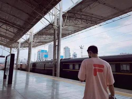 今日份营业结束……|营业|黄景瑜|背影_新浪新闻