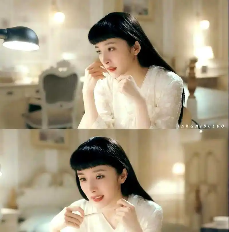 期待看到杨幂姐姐更多的民国风格造型,这个侧颜很有谍战剧的感觉.