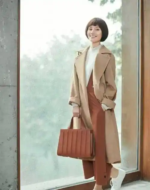 看看袁泉的穿搭,优雅又时尚_显得_耳环_颜色