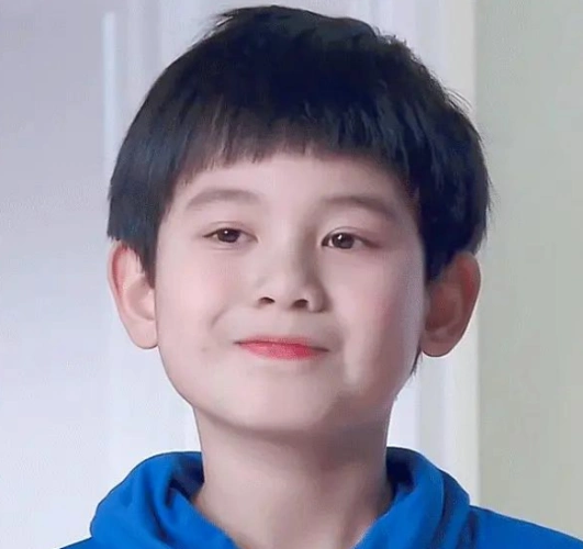 胡先煦跑超话找粉丝告状控诉被粉丝小外甥欺负孩子委屈了