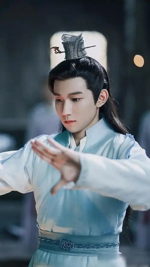 大主宰王源壁纸分享满分100分你给王源的古装扮相打几分