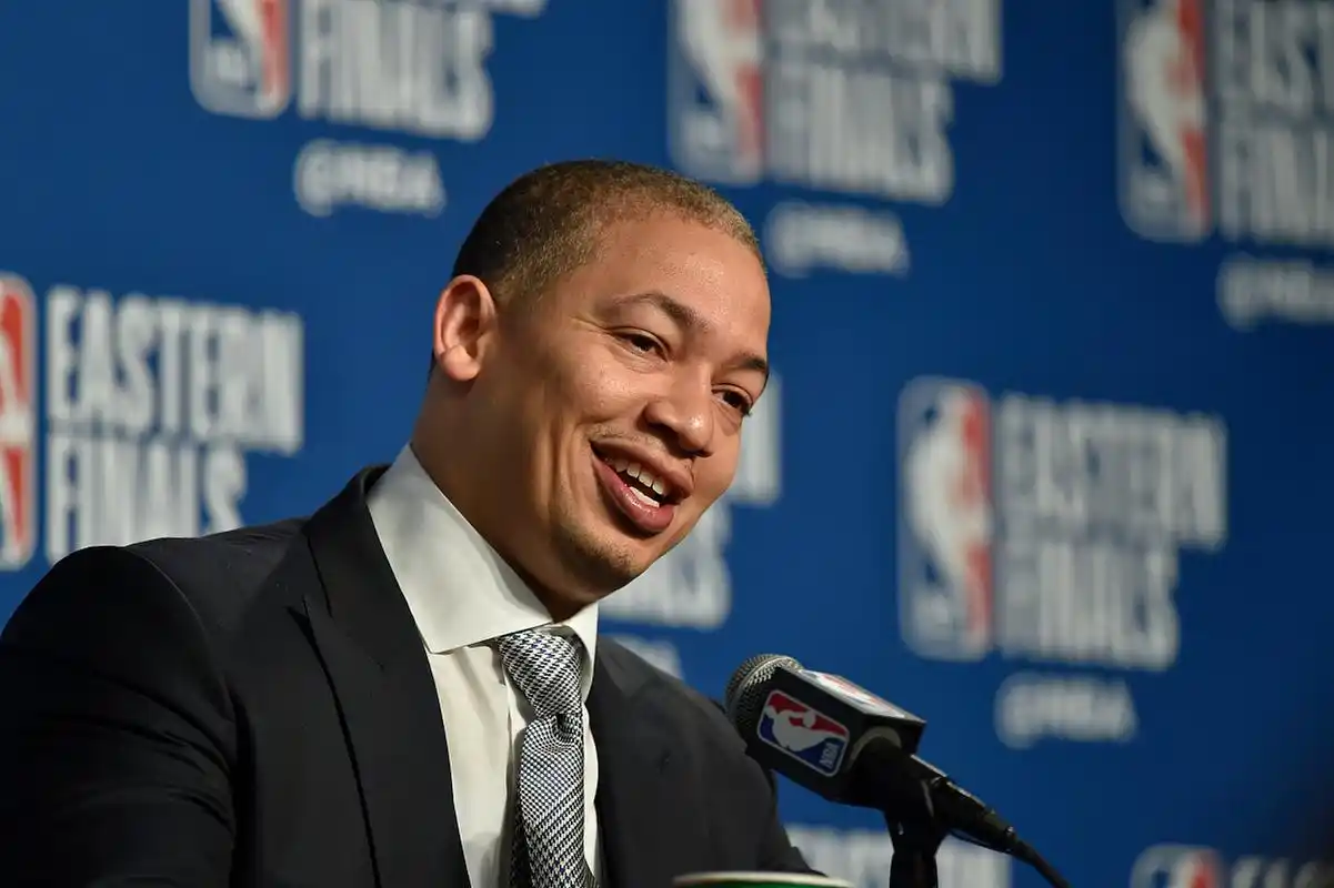 美媒:泰伦·卢非常幸运,在他的整个nba生涯中都被