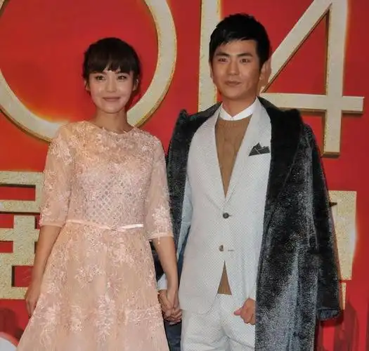 张晓龙并没有对这个有血缘的小姑娘一味纵容,他知道只有把张佳宁教育