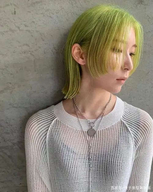 狼尾短发搭配公主切造型,一看就不一样,可以说是个性与时尚并存,想不