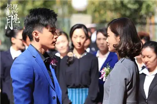 《拥抱星星的月亮》28-29集 电视剧1-39集分集剧情介绍大结局