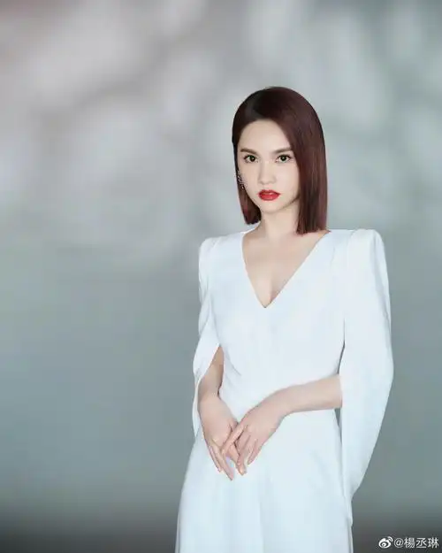 杨丞琳写真大片曝光短发造型又美又飒