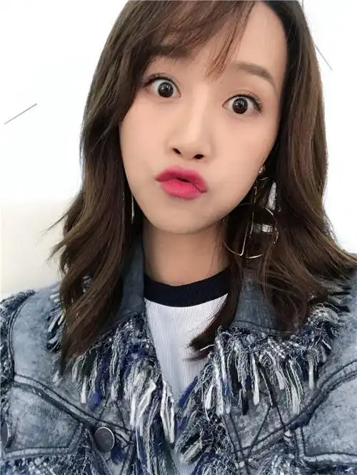 蓝盈莹曝生活随性美图 戏里戏外皆原力