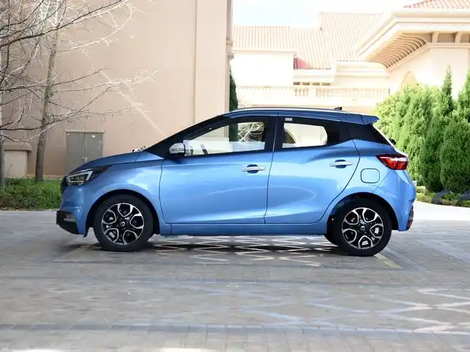 日前,江淮新能源对外宣布,旗下的新款易至ev3正式上市,共推出4款车型