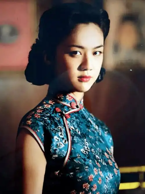 每个女人都应该有一件旗袍!