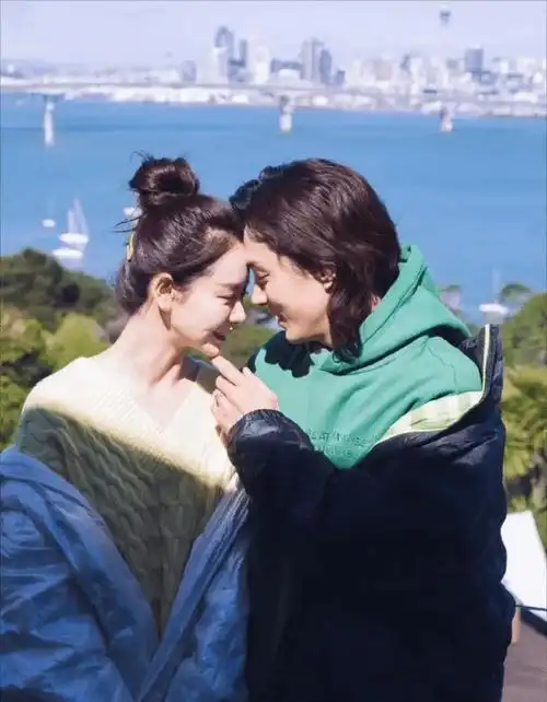 在10月26日这一天,知名女演员戚薇庆祝了她的39岁生日.