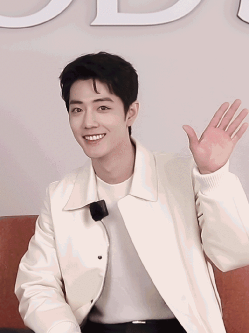 肖战的小括号  怎么那么那么甜啊我的哥哥  眼睛亮晶晶的 笑容打败