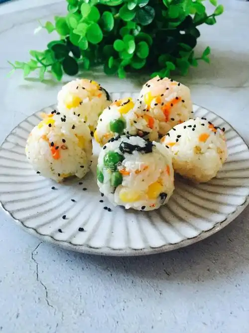 家常五彩饭团的做法 五彩饭团怎么做好吃