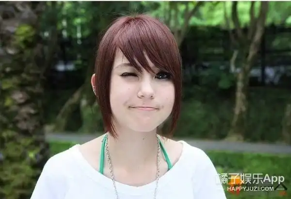 昆凌原来她曾是黑涩会美眉的成员