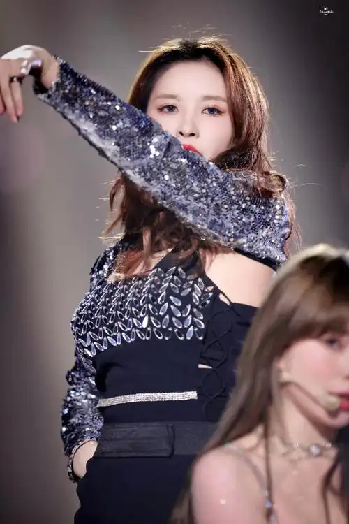 31江苏卫视跨年舞台图black flame@硬糖少女303-刘些宁